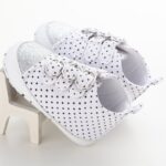 Baby Shoes - Mix and Max - Colors: Fuchsia and White - Sizes: 3 M to 6 M 11 cm, 6 M to 9 M 12 cm, 9 to 12 M 13 cm